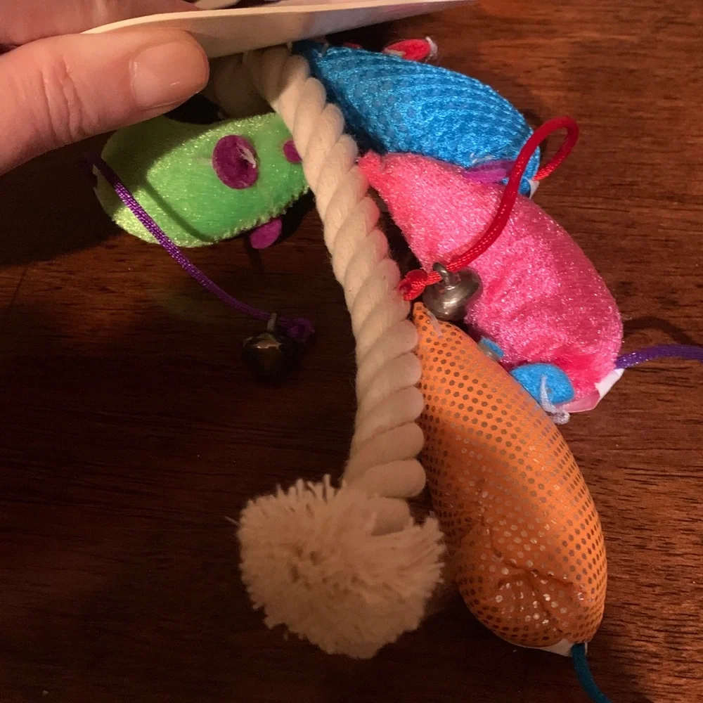 Colorful Cat Toy Set with Mice and Rope4 brand new toys with catnip for cats!